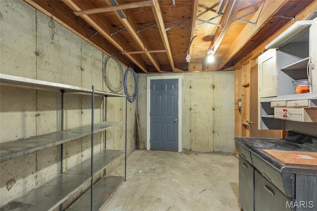 5000 Cavalier Court, Godfrey, IL 62035