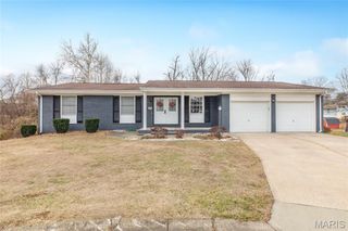 5000 Cavalier Court, Godfrey, IL 62035