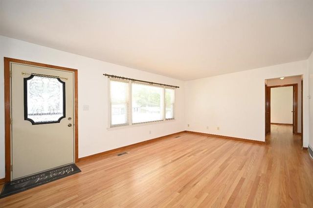 5014 N CYPRESS Avenue, Kansas City, MO 64119