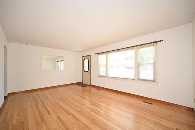 5014 N CYPRESS Avenue, Kansas City, MO 64119