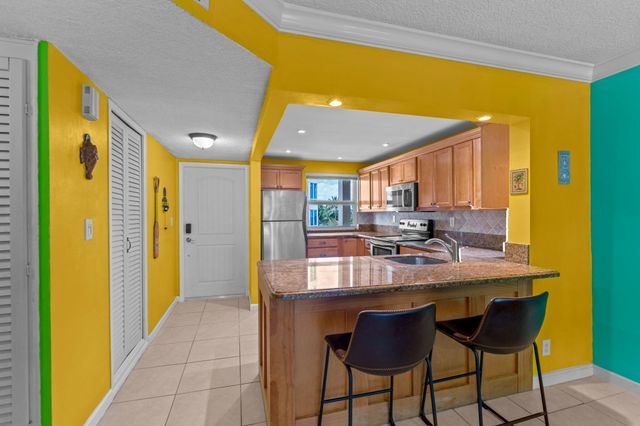 1069 Hillsboro Mile Hillsboro Mile 503, Hillsboro Beach, FL 33062