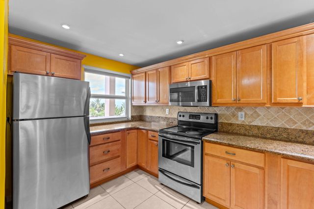 1069 Hillsboro Mile Hillsboro Mile 503, Hillsboro Beach, FL 33062