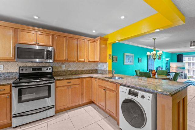 1069 Hillsboro Mile Hillsboro Mile 503, Hillsboro Beach, FL 33062