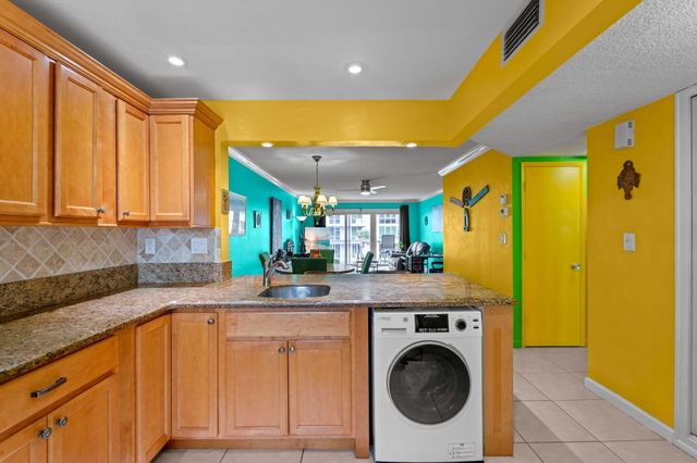 1069 Hillsboro Mile Hillsboro Mile 503, Hillsboro Beach, FL 33062