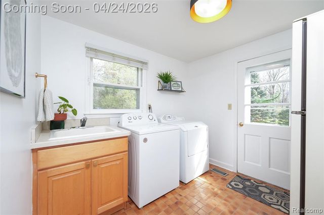 11989 Amherst Court, Plymouth, MI 48170