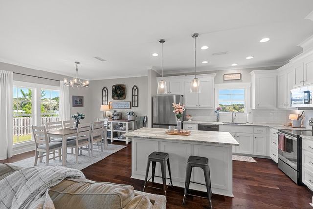 106 Cruz Court, Dothan, AL 36305