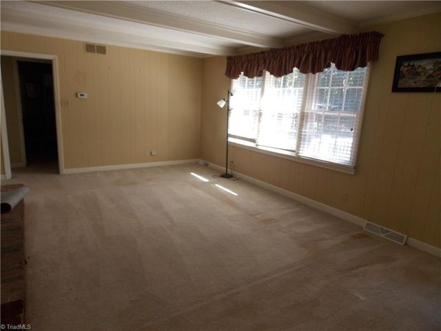4915 Warfield Drive, Greensboro, NC 27406