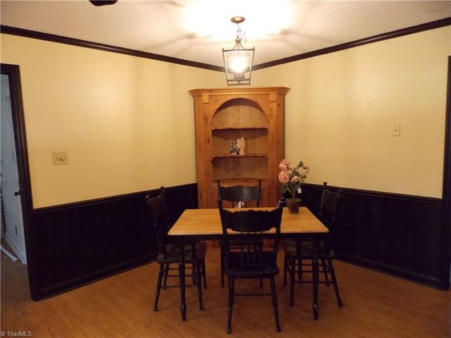 4915 Warfield Drive, Greensboro, NC 27406