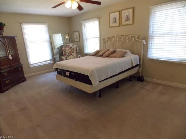 4915 Warfield Drive, Greensboro, NC 27406