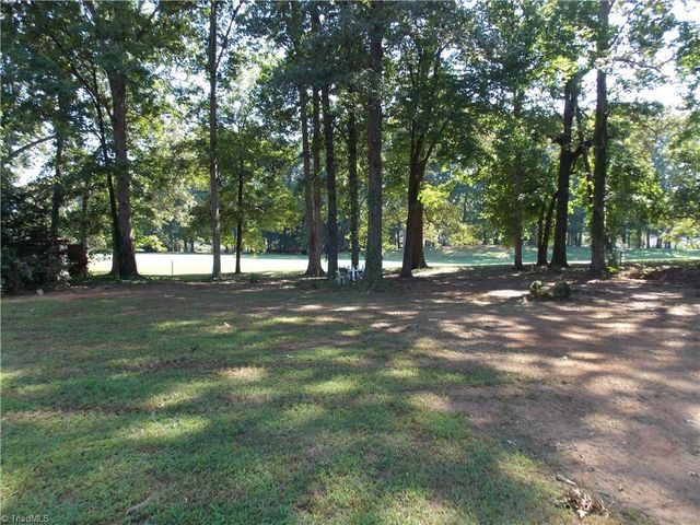 4915 Warfield Drive, Greensboro, NC 27406