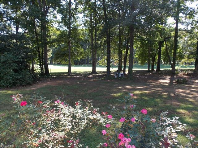 4915 Warfield Drive, Greensboro, NC 27406