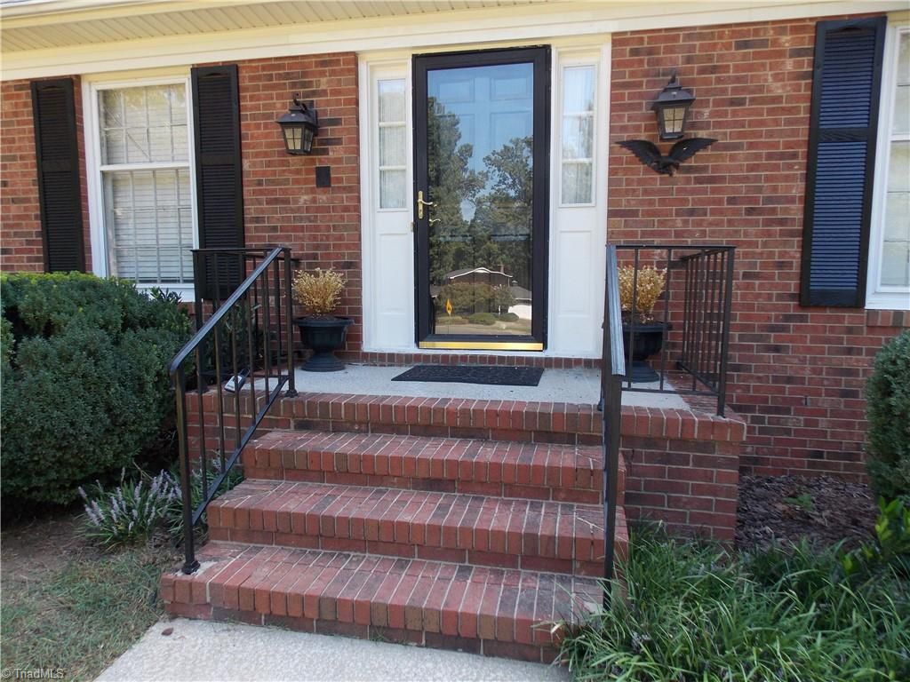 4915 Warfield Drive, Greensboro, NC 27406