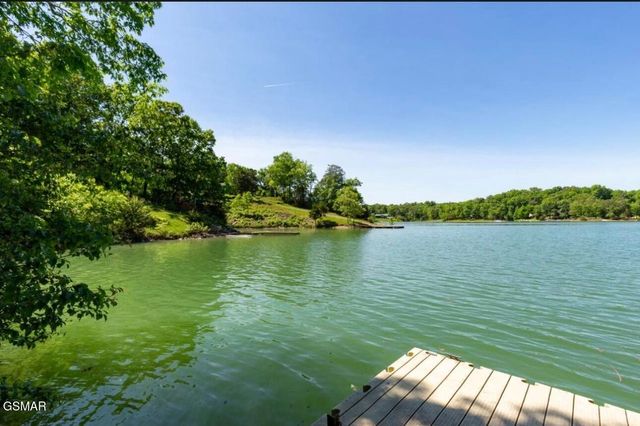 2145 Stillhouse Road, Dandridge, TN 37725