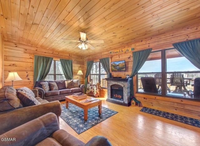 2145 Stillhouse Road, Dandridge, TN 37725