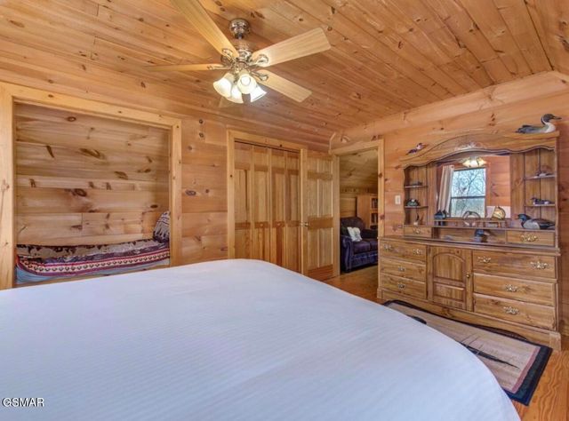 2145 Stillhouse Road, Dandridge, TN 37725