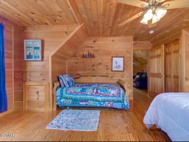 2145 Stillhouse Road, Dandridge, TN 37725