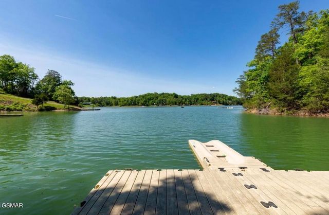 2145 Stillhouse Road, Dandridge, TN 37725