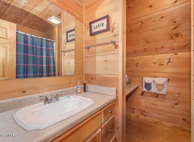 2145 Stillhouse Road, Dandridge, TN 37725