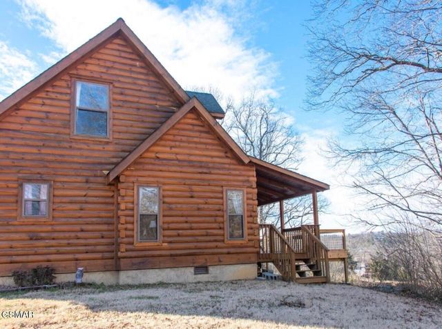 2145 Stillhouse Road, Dandridge, TN 37725
