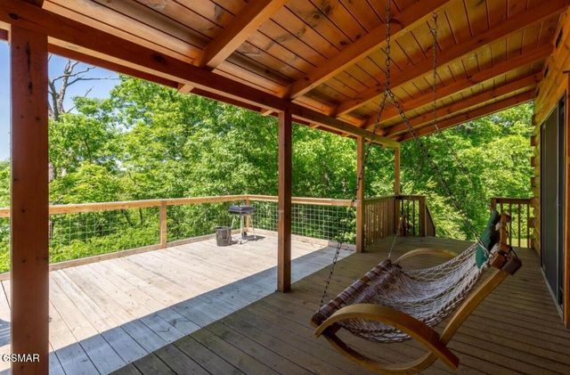 2145 Stillhouse Road, Dandridge, TN 37725