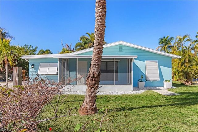 2371 Baybreeze ST, St. James City, FL 33956