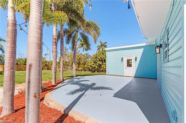 2371 Baybreeze ST, St. James City, FL 33956