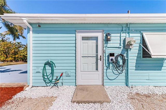 2371 Baybreeze ST, St. James City, FL 33956