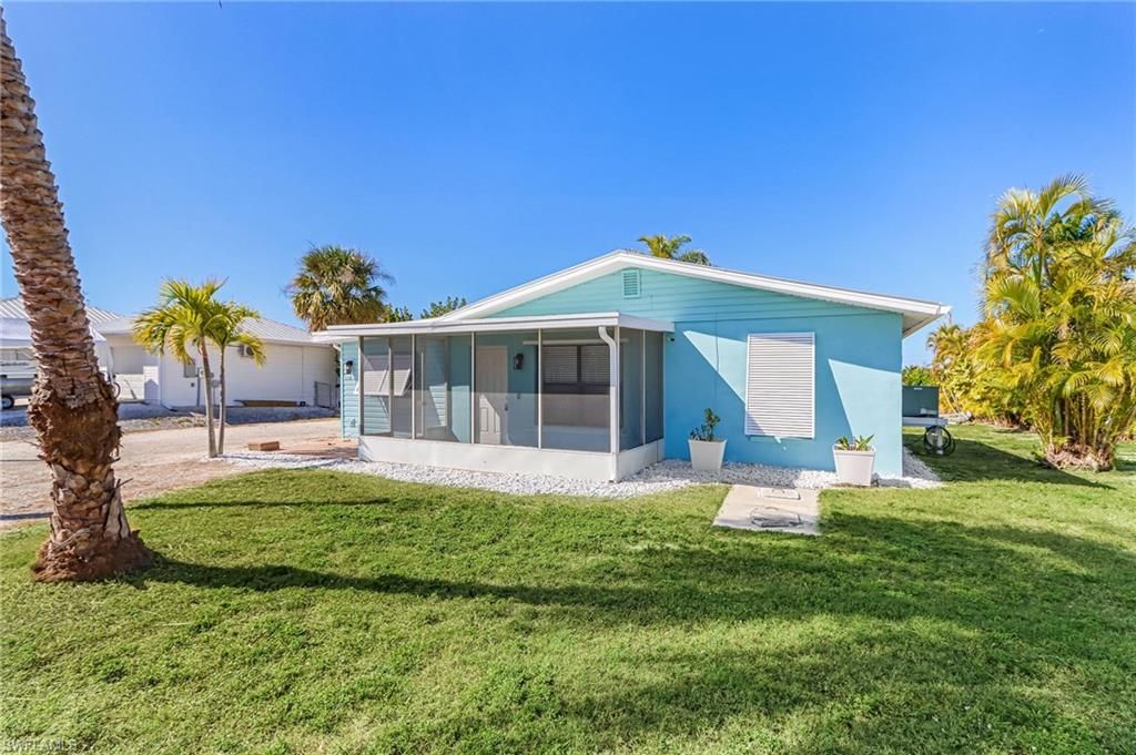 2371 Baybreeze ST, St. James City, FL 33956