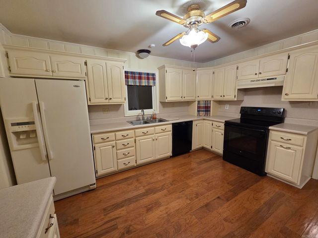 1405 Hillcrest Drive, Searcy, AR 72143