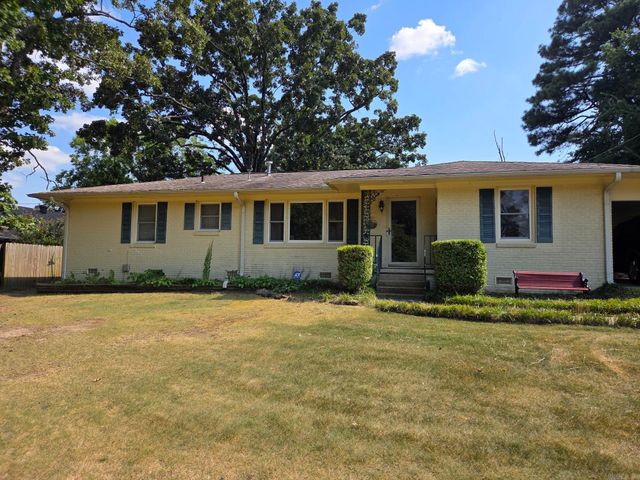 1405 Hillcrest Drive, Searcy, AR 72143