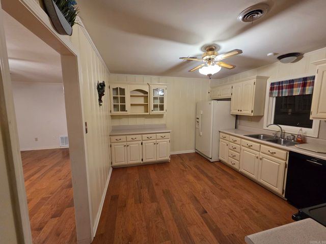 1405 Hillcrest Drive, Searcy, AR 72143