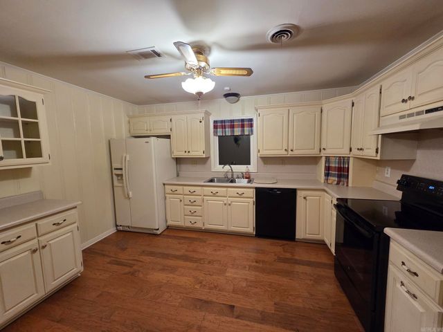 1405 Hillcrest Drive, Searcy, AR 72143