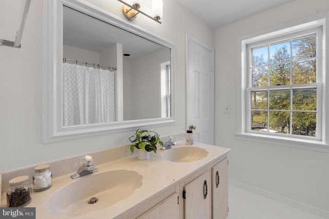 1317 MERRIE RIDGE RD, Mclean, VA 22101