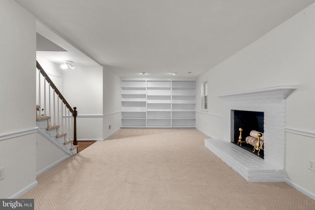 1317 MERRIE RIDGE RD, Mclean, VA 22101