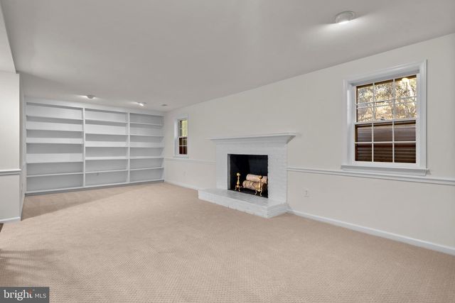 1317 MERRIE RIDGE RD, Mclean, VA 22101