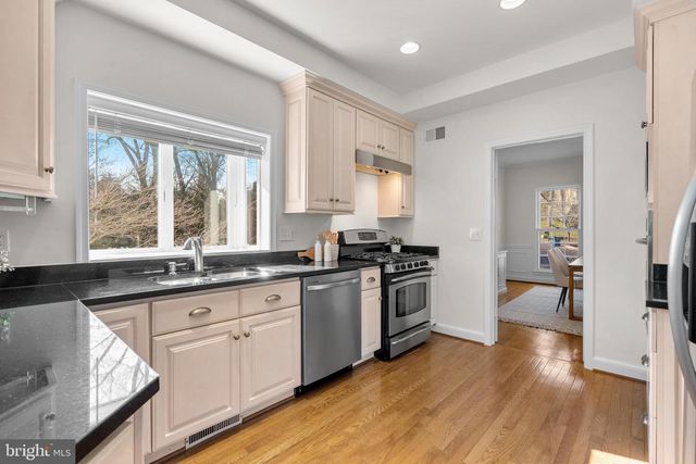 1317 MERRIE RIDGE RD, Mclean, VA 22101