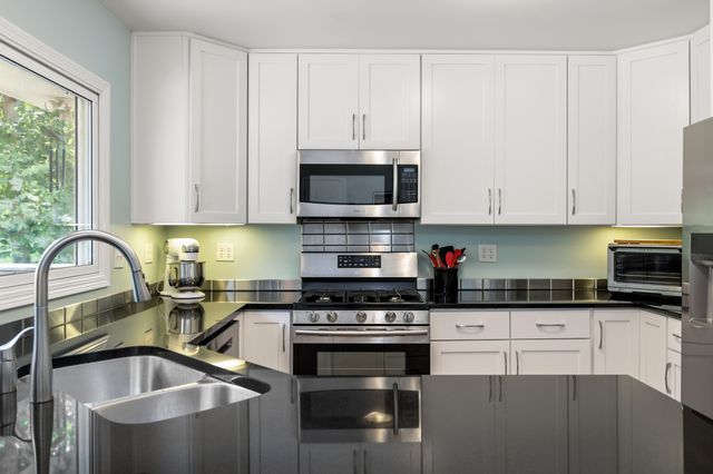 3813 SW 28th Place, Des Moines, IA 50321