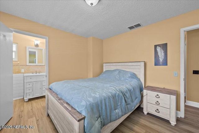 226 E MINNESOTA Avenue, Macclenny, FL 32063