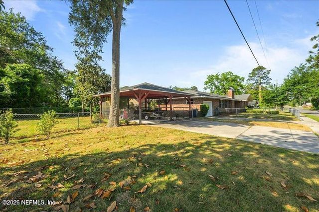226 E MINNESOTA Avenue, Macclenny, FL 32063