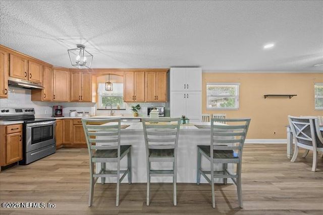 226 E MINNESOTA Avenue, Macclenny, FL 32063