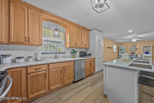 226 E MINNESOTA Avenue, Macclenny, FL 32063