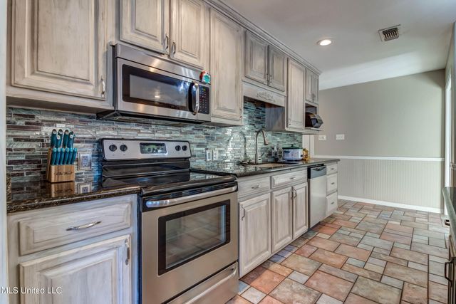 7079 Menge Avenue, Pass Christian, MS 39571