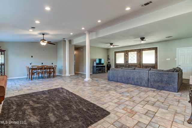 7079 Menge Avenue, Pass Christian, MS 39571