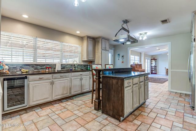 7079 Menge Avenue, Pass Christian, MS 39571