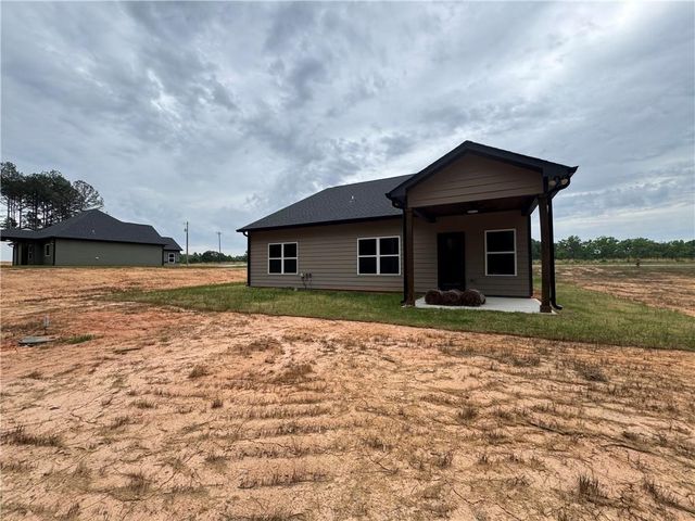 2057 N. Hicks Rd., Toccoa, GA 30577