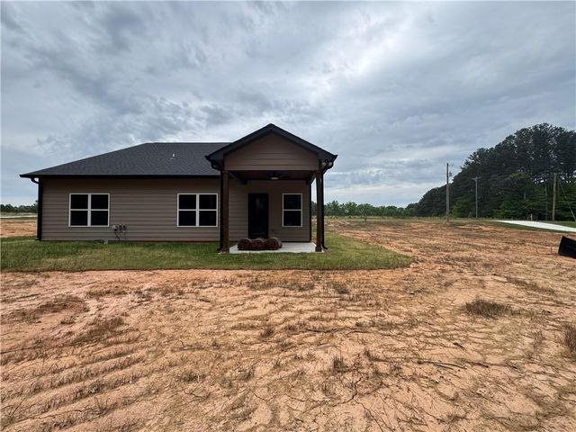 2057 N. Hicks Rd., Toccoa, GA 30577