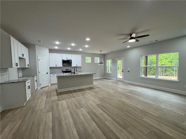 2057 N. Hicks Rd., Toccoa, GA 30577