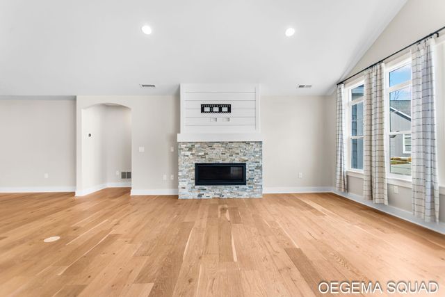 246 Janes View Drive 14, Park Twp, MI 49424