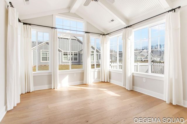 246 Janes View Drive 14, Park Twp, MI 49424