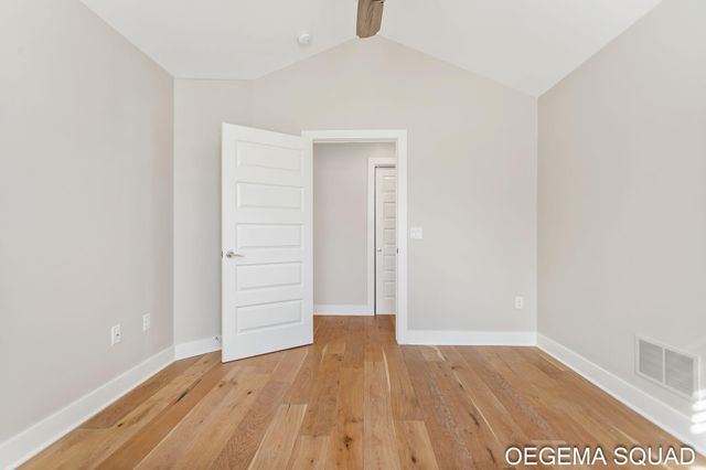 246 Janes View Drive 14, Park Twp, MI 49424